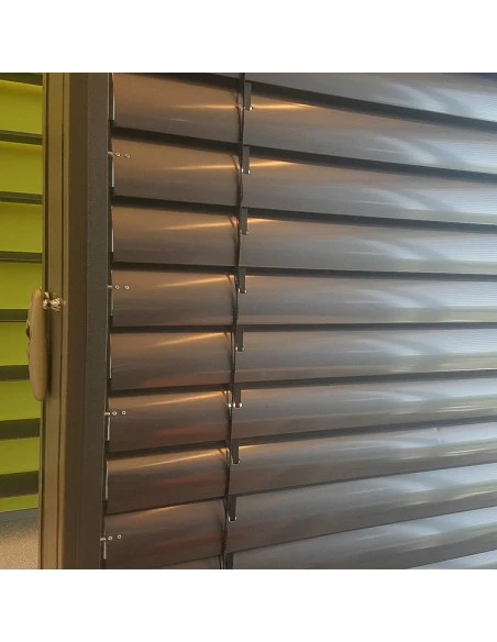 Raffstore C80 1500 x 1500 mm mit Antrieb